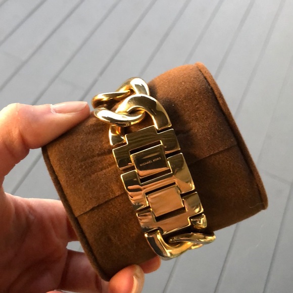 Like New MICHAEL KORS Watch main image 6